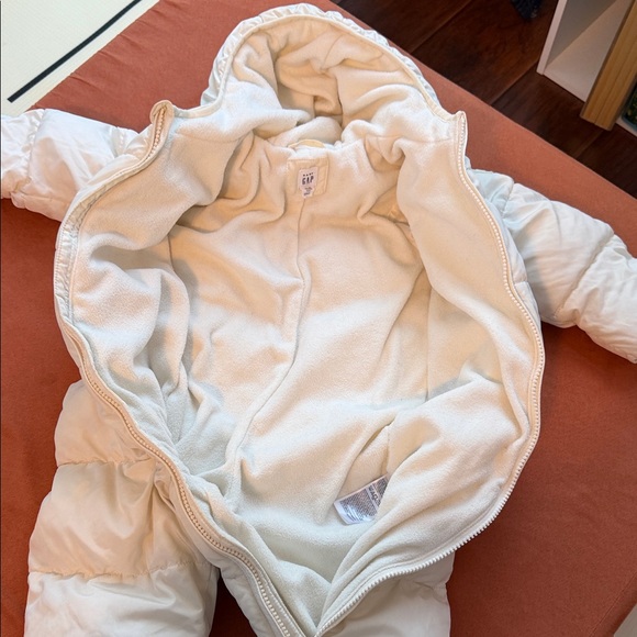 Baby GAP Cream Baby Snowsuit with Hood - Picture 3 of 8